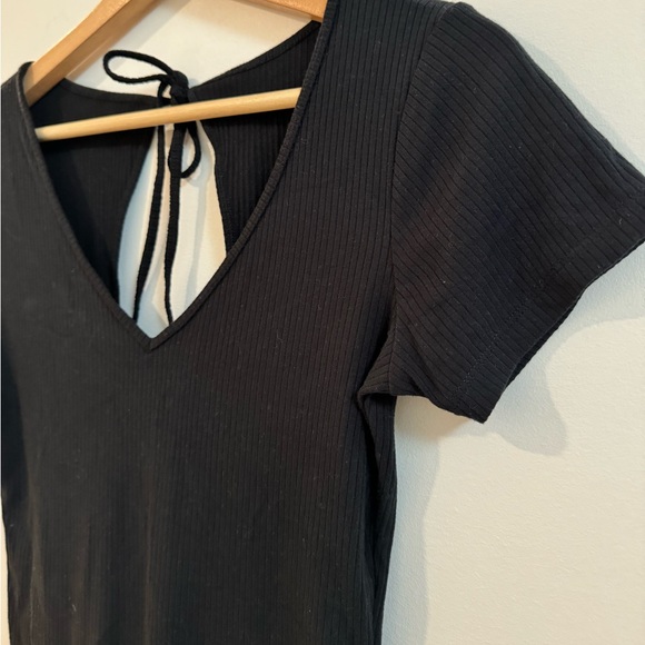 Abercrombie & Fitch Black Bodysuit Ribbed V-neck size Small - Picture 4 of 4